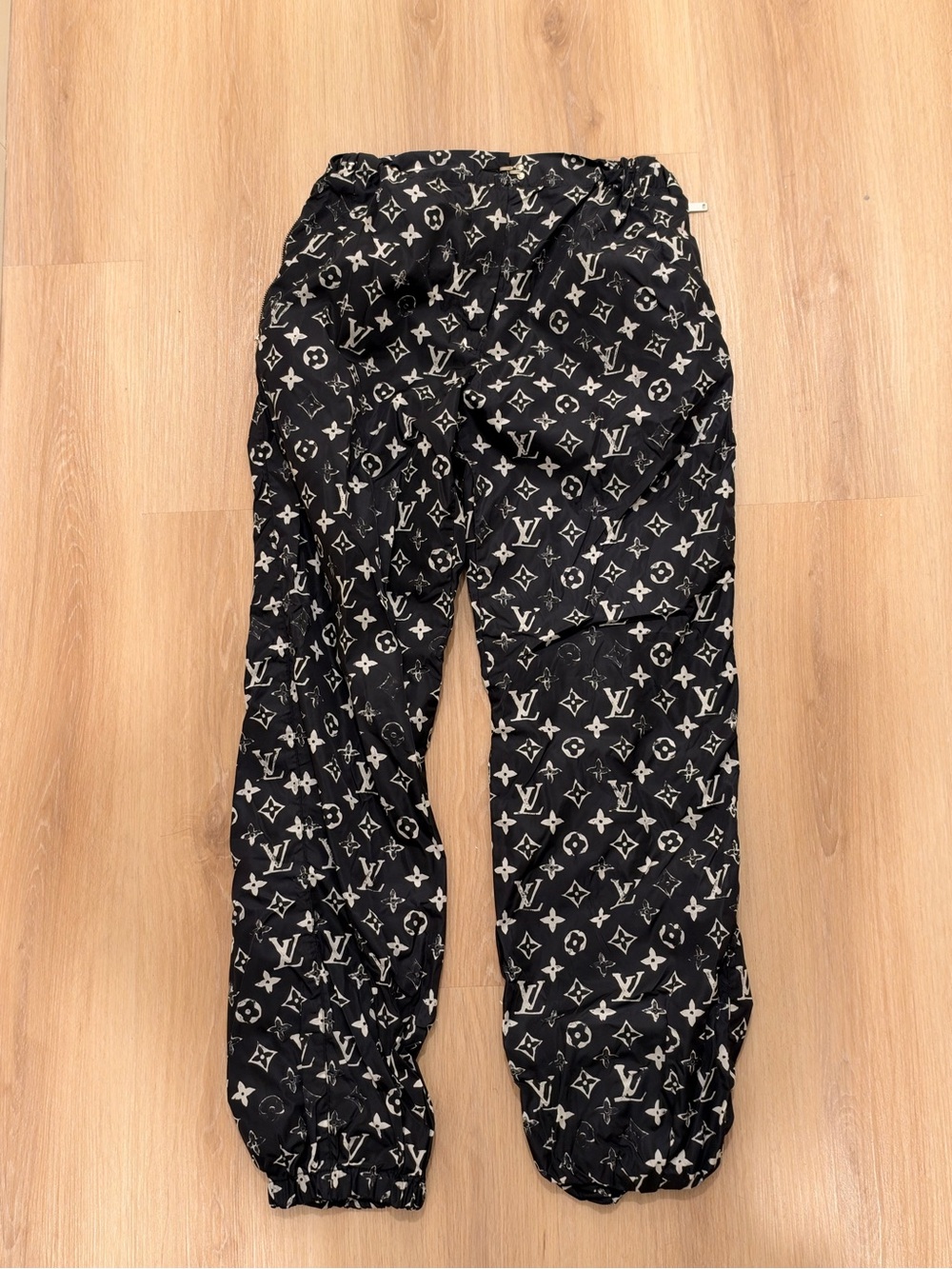 Authentic Louis Vuitton Monogram Joggers size 38 (US 6)